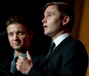 2010년 4월 배우 제레미 레너와 함께 있는 게러티