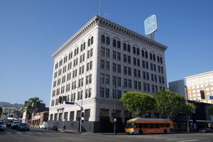 로스앤젤레스의 옛 시큐리티 퍼시픽 은행 빌딩. 말로의 탐정 사무소 모델