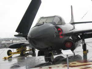 엔터프라이즈와 교체된 F3D 스카이 나이트 (2011년 촬영)