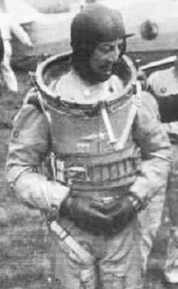 고고도용으로 개발된 압력복, 1937년 (마리오 페치 착용)