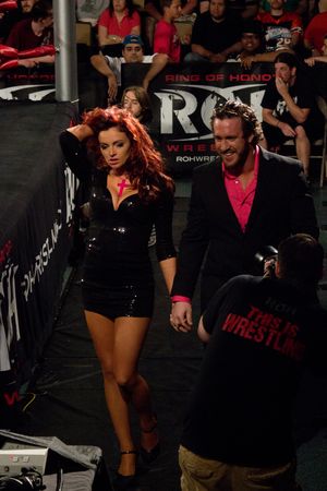 ROH에서의 마리아와 마이크 베넷