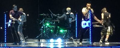 2014년 공연하는 맥버스티드