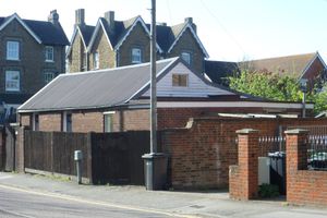 길퍼드 회당, 요크 로드