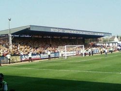 애비 스타디움의 케임브리지 유나이티드 서포터들