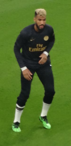 2019년 파리 생제르맹과의 경기 전 슈포모팅