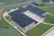 A2번 고속도로변에 위치한 에데카 물류 센터