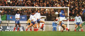 1978년 월드컵에서 프랑스의 골문을 공략하는 안토뇨니