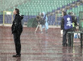 페트로비치, 불가리아와 세르비아의 친선 경기 중. 2010년 11월 17일, 소피아, 불가리아.