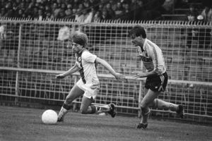 1983년 11월 올센 (아약스-로다 5–2).