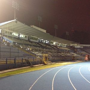 마테오 플로레스 경기장