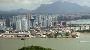 빌라 벨랴 상공에서 바라본 엔세아다 두 수아 전경