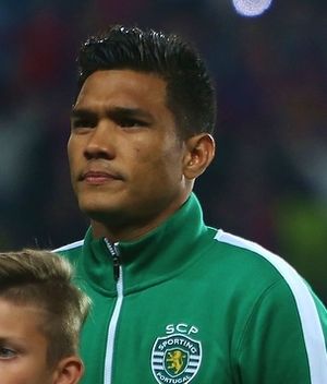 2015년 UEFA 챔피언스 리그에서 CSKA 모스크바를 상대로 경기를 뛰는 테오 구티에레스