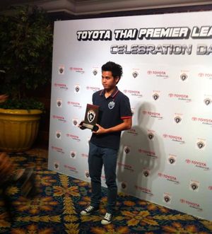 2013년 태국 프리미어 리그 축하 행사에서 티라톤