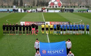 2018년 4월 7일 TFF 리바 시설에서 열린 튀르키예(빨간색/검은색)와 에스토니아(파란색/검은색)의 친선 경기