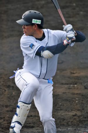 라이온스에서 타격하는 아키야마