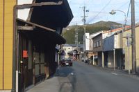 성 아래 마을 풍경