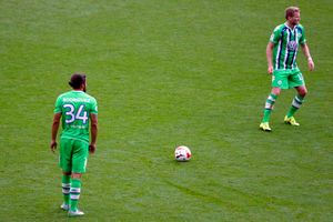 로드리게스가 볼프스부르크에서 프리킥을 하는 모습