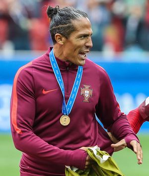 2017년 FIFA 컨페더레이션스컵에서 3위를 차지했을 때 알베스가 획득한 동메달