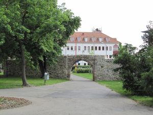 도시 벽의 파편