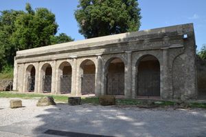 유노 소스피타 성소의 포르티코