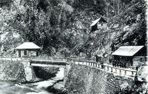 지우 협곡의 루마니아-오스트리아-헝가리 국경 검문소 ()