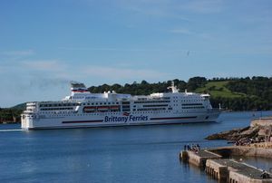 플리머스의 밀베이 독에 있는 페리