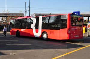  버스 정류장 (2013년과 2015년 사이에 재건축되기 전)의 라퍼스빌-요나 시 버스