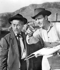 데니스 위버와 함께, 1961년 건스모크 세트에서