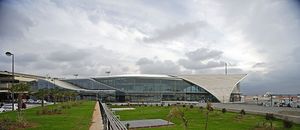 지역 터미널 부속 건물의 외부