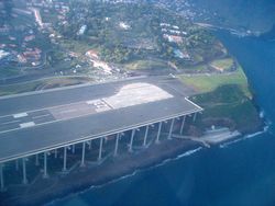 상공에서 본 공항