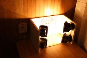 1940년대 스타일의 "과녁" 테스트 패턴이 오하이오주 힐리어드의 초기 텔레비전 박물관에 전시되어 있음 (2022년 6월)