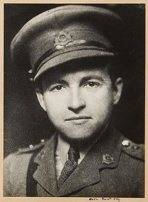 제1차 세계 대전 중 대위 제복을 입은 레인스