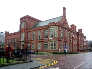 서덜란드 빌딩(Sutherland Building)의 모습