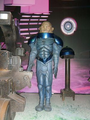 닥터 후 체험 전시회에 등장한 손타란.