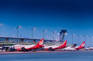 과거 뉘른베르크에 허브를 유지했던 에어 베를린 소속 비행기들이 대부분 보이는 주기장 전경