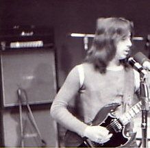 1972년경 에즈라에서 연주하는 터너