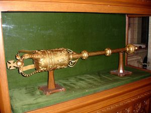 캐나다 상원의 곤봉, 캐나다 의회의 상원 현관에 전시됨