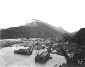 스캐그웨이 부두와 항구, 약 1898년 에릭 A. 헤그(Eric A. Hegg) 촬영