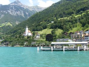 플뤼엘렌 마을과 선착장