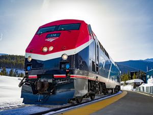 암트랙 윈터 파크 익스프레스에서 운행 중인 암트랙 P42DC #174