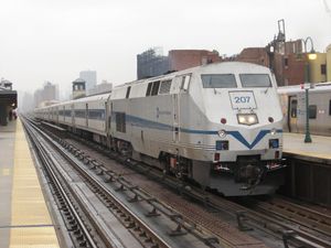 2007년의 메트로 노스 P32AC-DM #207