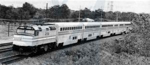 1979년 10월 11일, 일리노이주 리슬에서 슈퍼라이너가 연결된 Amtrak 홍보 열차
