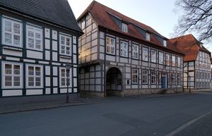 엘리자베트 거리의 목조 건축군. 앞쪽부터 11번지, 9번지, 7번지