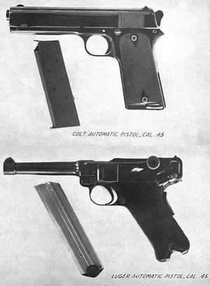 M1905 모델은 .45 ACP탄을 사용하며, 1907년에 루거 권총의 .45구경 변종과 비교 테스트되었다. M1905의 "짧은" 스퍼 해머에 주목하라.