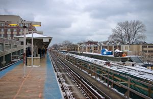 2007년 12월 재건설 중간 단계의 레드, 브라운, 퍼플 라인 노선의 풀러턴 역