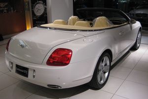 벤틀리 컨티넨탈 GTC 후면