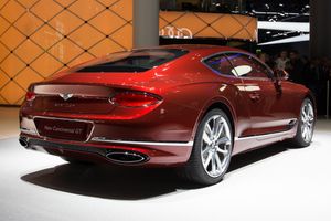 Continental GT W12 후면