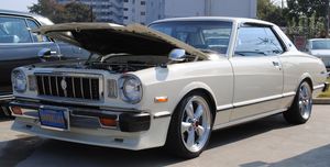 토요타 코로나 마크 II (쿠페) 정측면