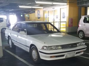 토요타 마크 II(하드톱 그란데 트윈 캠 24 전기형) 정측면