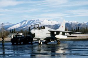 1987년 VAQ-34의 LTV EA-7L Corsair II